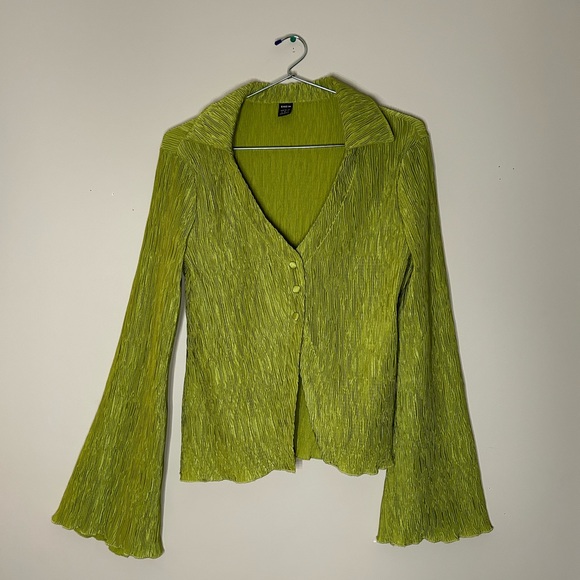 Vintage style lime green long sleeve blouse - Picture 3 of 3